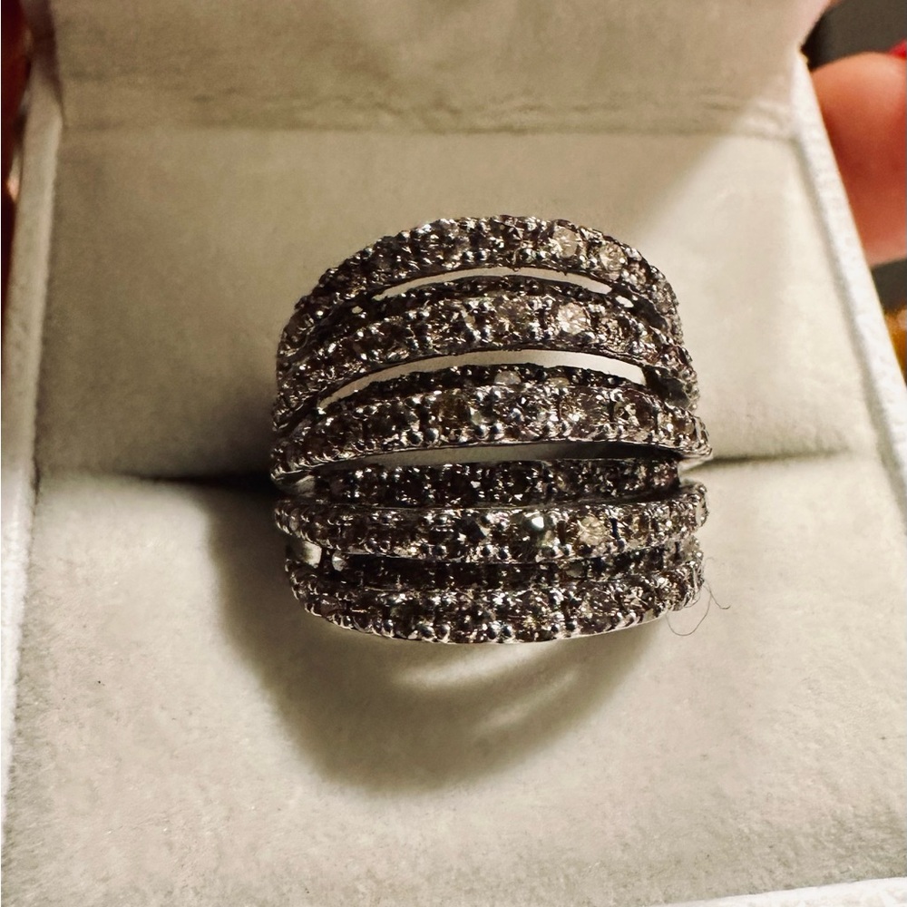 Natural Diamond ring 18k white gold